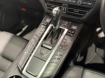 2021 Porsche MACAN — миниатюра 13