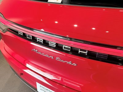 2021 Porsche MACAN — миниатюра 16