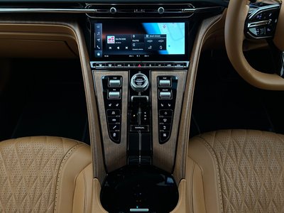 صورة مصغرة 39 لـ 2024 Aston Martin DB12