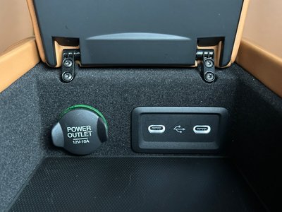 صورة مصغرة 56 لـ 2024 Aston Martin DB12