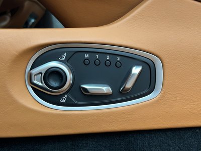 صورة مصغرة 25 لـ 2024 Aston Martin DB12