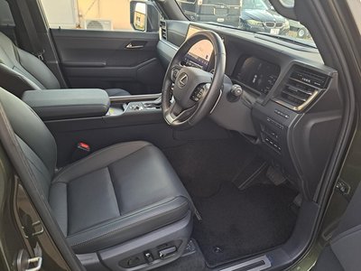 صورة 15 لـ 2025 Lexus GX