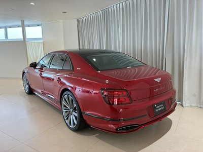 2025 Bentley FLYING SPUR — фото 4