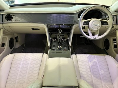 2025 Bentley FLYING SPUR — фото 8