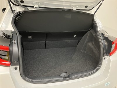 صورة 36 لـ 2024 Toyota GR YARIS