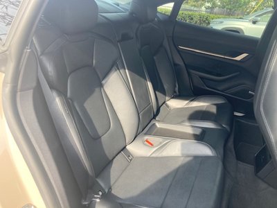 صورة 20 لـ 2020 Porsche TAYCAN