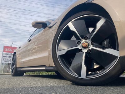 صورة 52 لـ 2020 Porsche TAYCAN