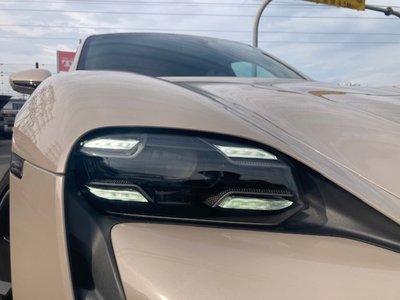 صورة 16 لـ 2020 Porsche TAYCAN