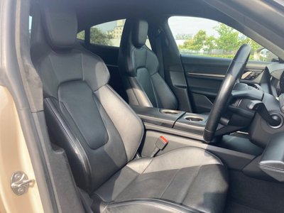 صورة 58 لـ 2020 Porsche TAYCAN