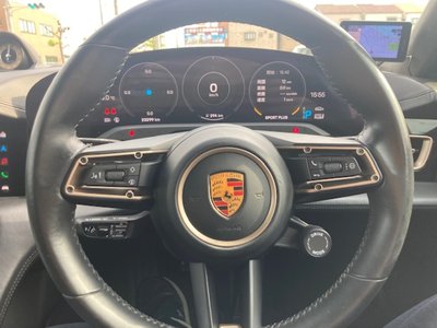 صورة 72 لـ 2020 Porsche TAYCAN