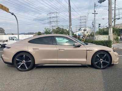 صورة 14 لـ 2020 Porsche TAYCAN