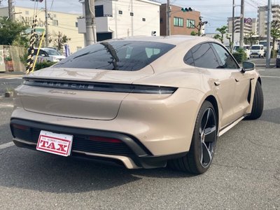 صورة 11 لـ 2020 Porsche TAYCAN