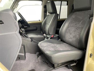 2024 Toyota LAND CRUISER 70 — миниатюра 23