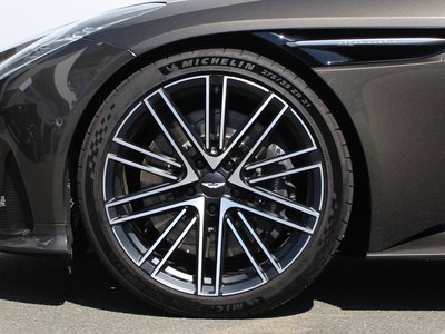 2024 Aston Martin DB12 缩略图 4