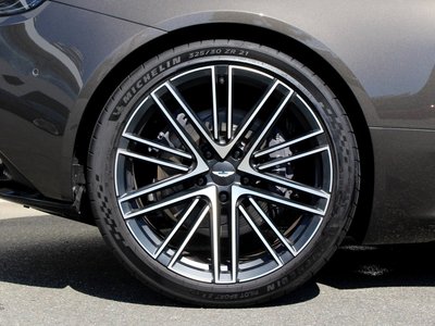 2024 Aston Martin DB12 缩略图 7