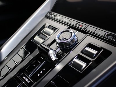 2024 Aston Martin DB12 缩略图 13
