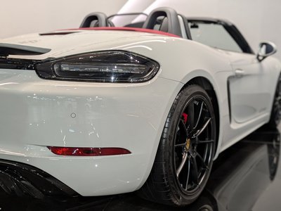 صورة مصغرة 14 لـ 2023 Porsche 718