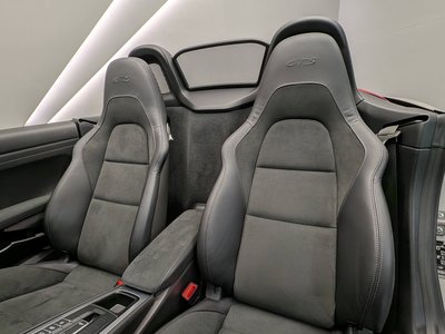 صورة مصغرة 16 لـ 2023 Porsche 718