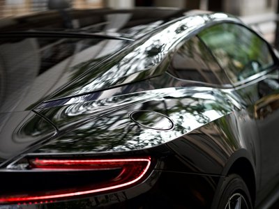 2017 Aston Martin DB11 — фото 8