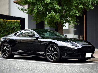 2017 Aston Martin DB11 — фото 1