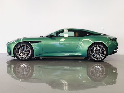 2023 Aston Martin DB12 照片 40