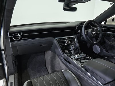 2025 Bentley FLYING SPUR — миниатюра 19
