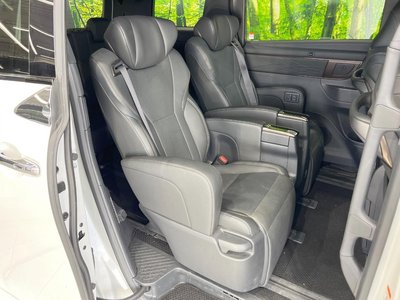 2025 Toyota ALPHARD — фото 9