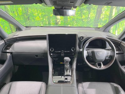 2025 Toyota ALPHARD — фото 2