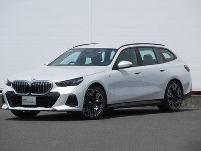 2025 BMW 5 SERIES TOURING 照片 1