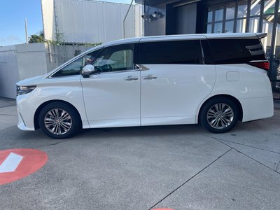 2025 Toyota ALPHARD — фото 4