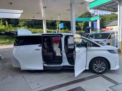 2025 Toyota ALPHARD — фото 8