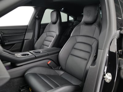 2021 Porsche TAYCAN 照片 8