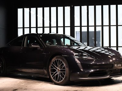 2021 Porsche TAYCAN 照片 44