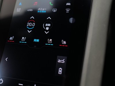2021 Porsche TAYCAN 照片 34