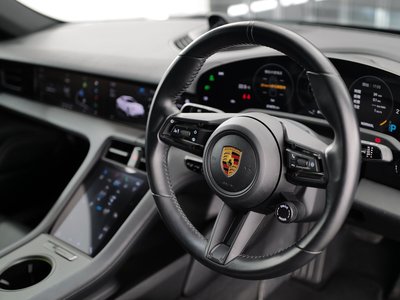 2021 Porsche TAYCAN 照片 6