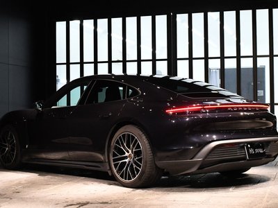 2021 Porsche TAYCAN 照片 48