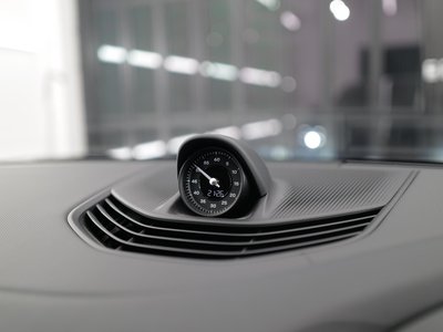 2021 Porsche TAYCAN 照片 31