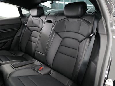 2021 Porsche TAYCAN 照片 12