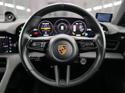 2021 Porsche TAYCAN 照片 17