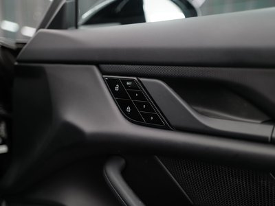 2021 Porsche TAYCAN 照片 38