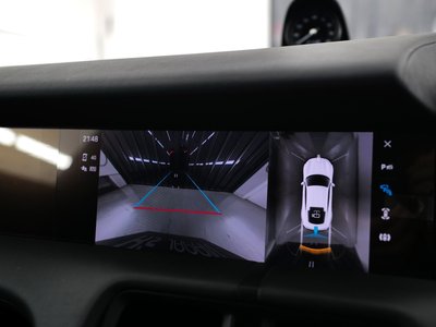 2021 Porsche TAYCAN 照片 30