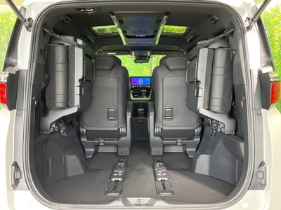 2025 Toyota ALPHARD — фото 13