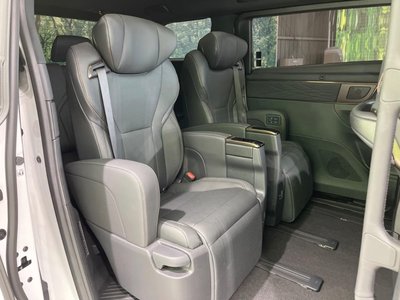 2025 Toyota ALPHARD — фото 11