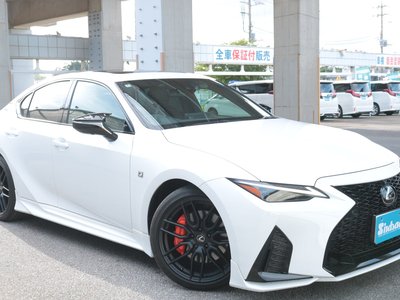 2024 Lexus IS — миниатюра 19