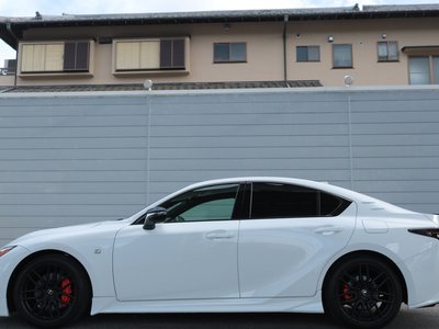 2024 Lexus IS — миниатюра 15