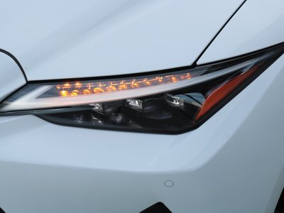 2024 Lexus IS — миниатюра 22