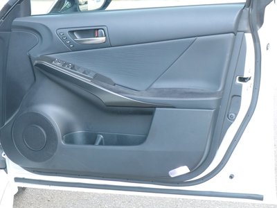 2024 Lexus IS — миниатюра 25