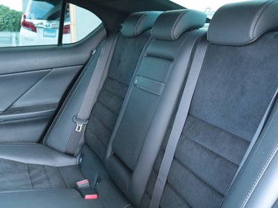 2024 Lexus IS — миниатюра 38