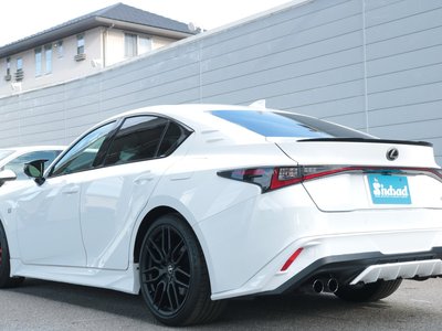 2024 Lexus IS — миниатюра 16