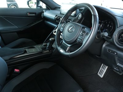 2024 Lexus IS — миниатюра 29